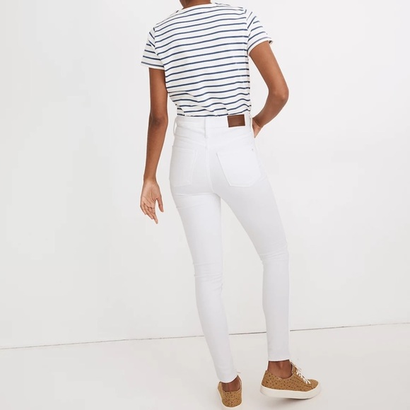 Petite 10" High-Rise Skinny Jeans in Pure White, AJ294 - Picture 2 of 3